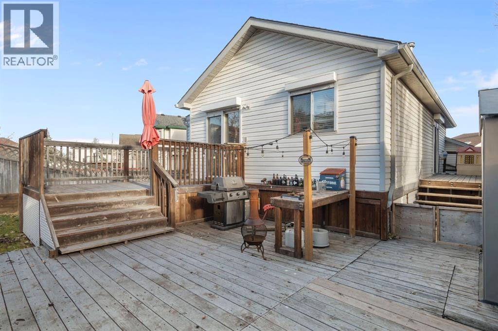 Single Family House Bi-level for Sale in  Hidden Spring Green NW Hidden Valley Calgary 