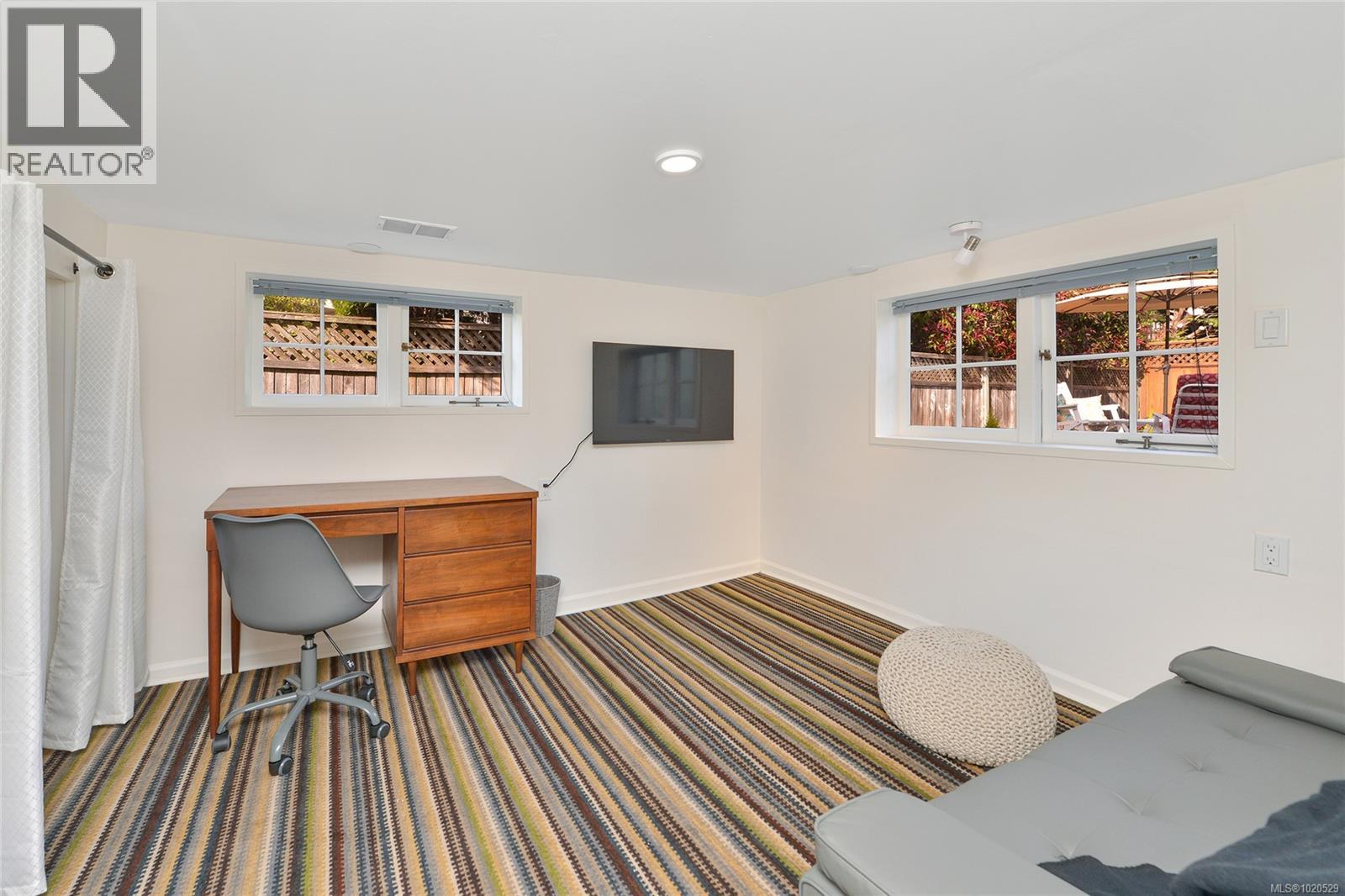  1375 Monterey Avenue, Oak Bay