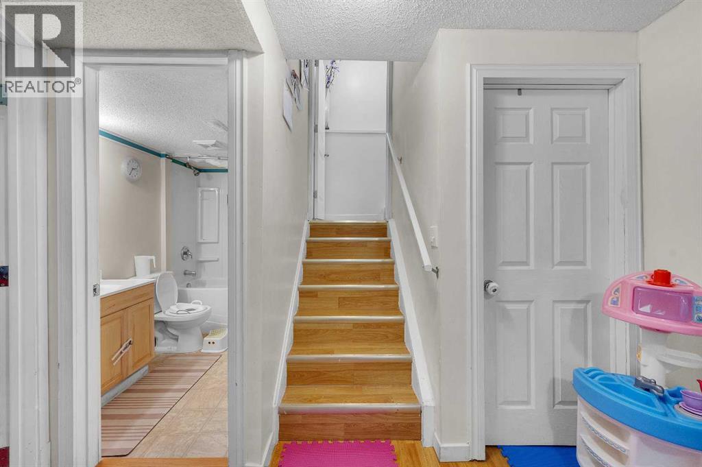 Single Family House for Sale in  Taralake Way NE Taradale Calgary 