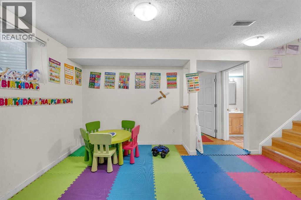 Single Family House for Sale in  Taralake Way NE Taradale Calgary 