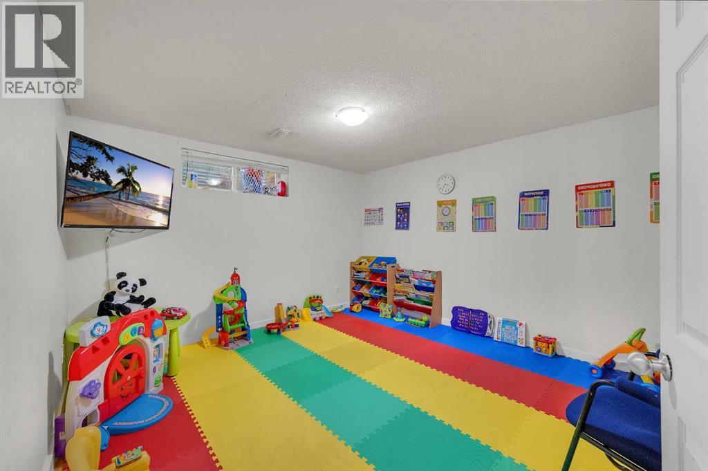 Single Family House for Sale in  Taralake Way NE Taradale Calgary 