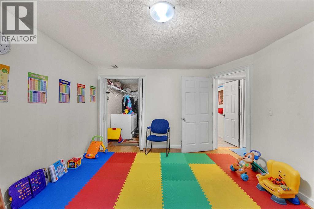 Single Family House for Sale in  Taralake Way NE Taradale Calgary 