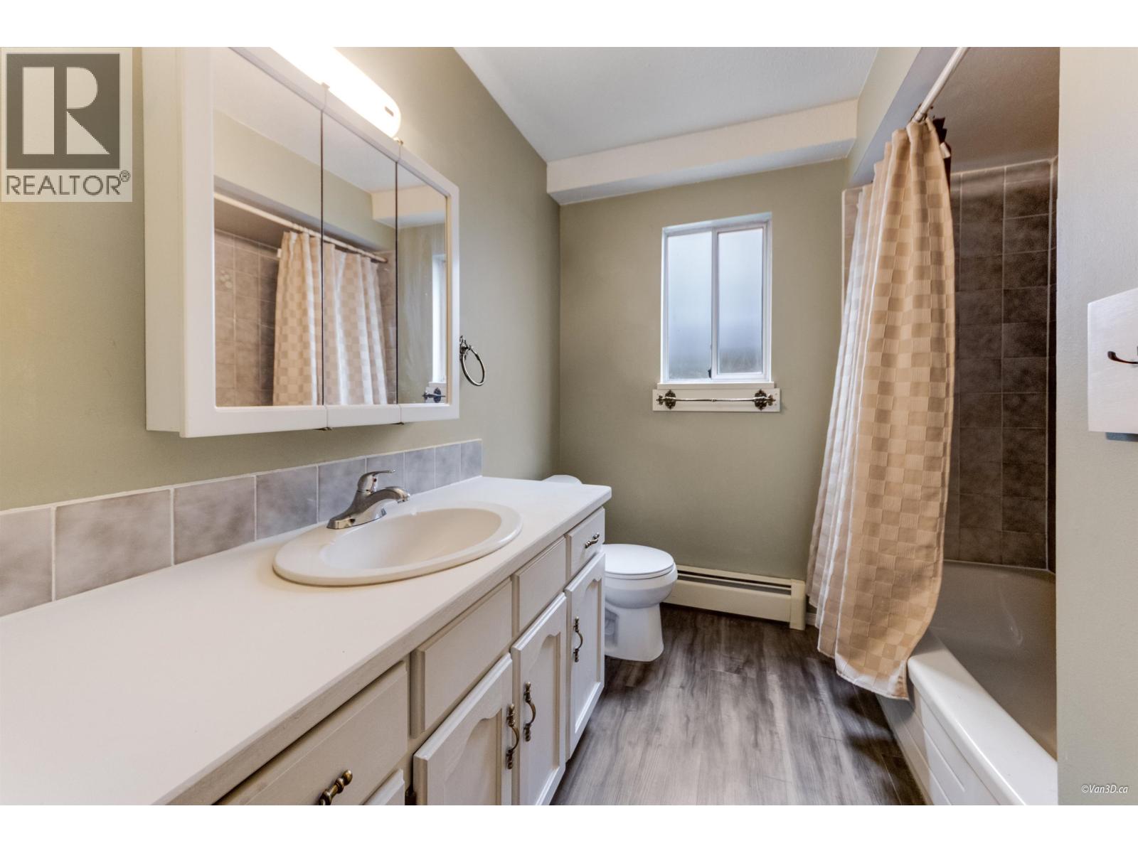 7769 10TH AVENUE, Burnaby