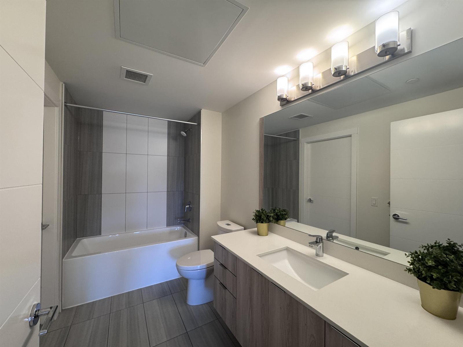 B410 6960 NICHOLSON ROAD, Delta