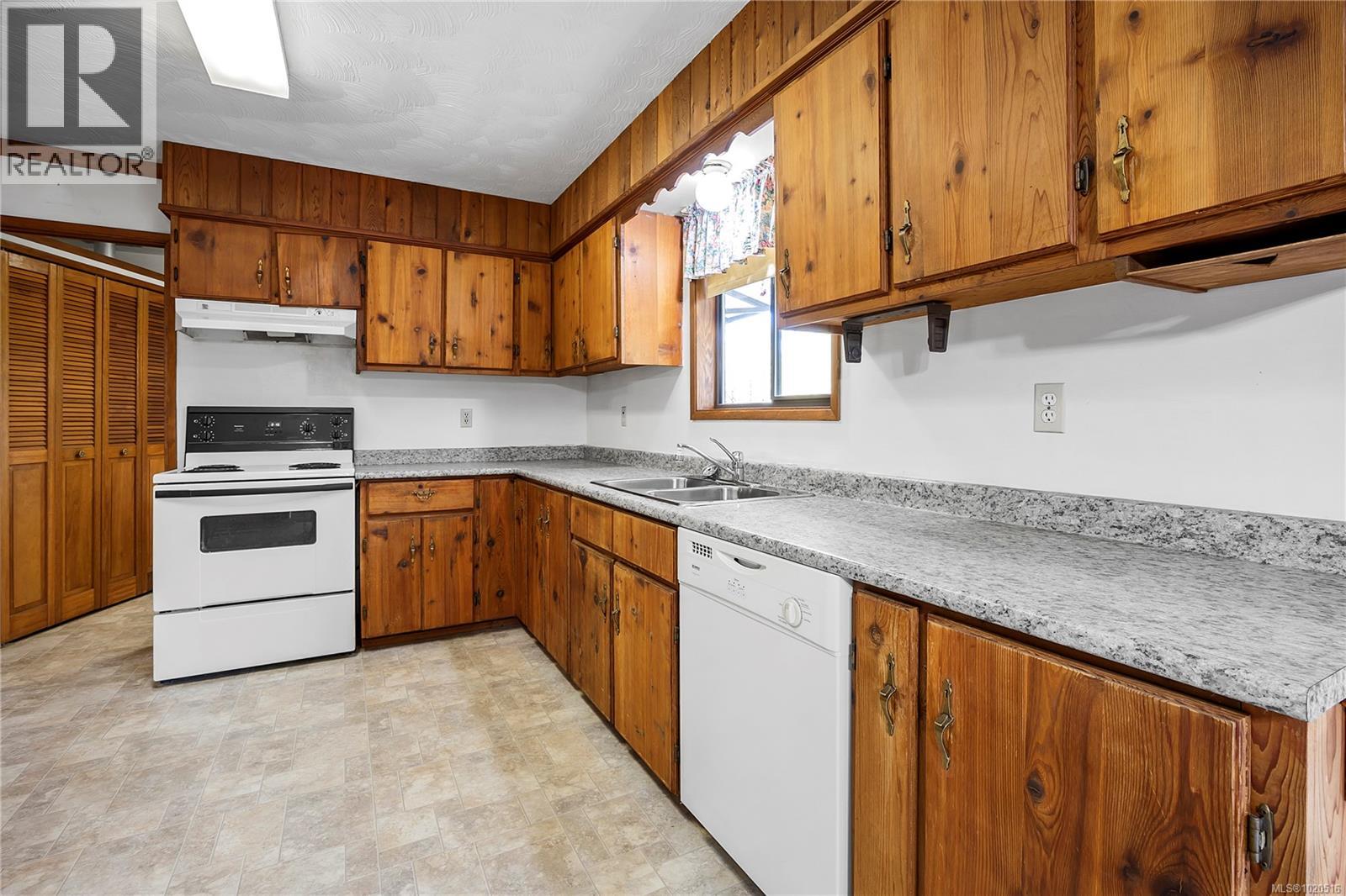 856 Reid Rd, Parksville