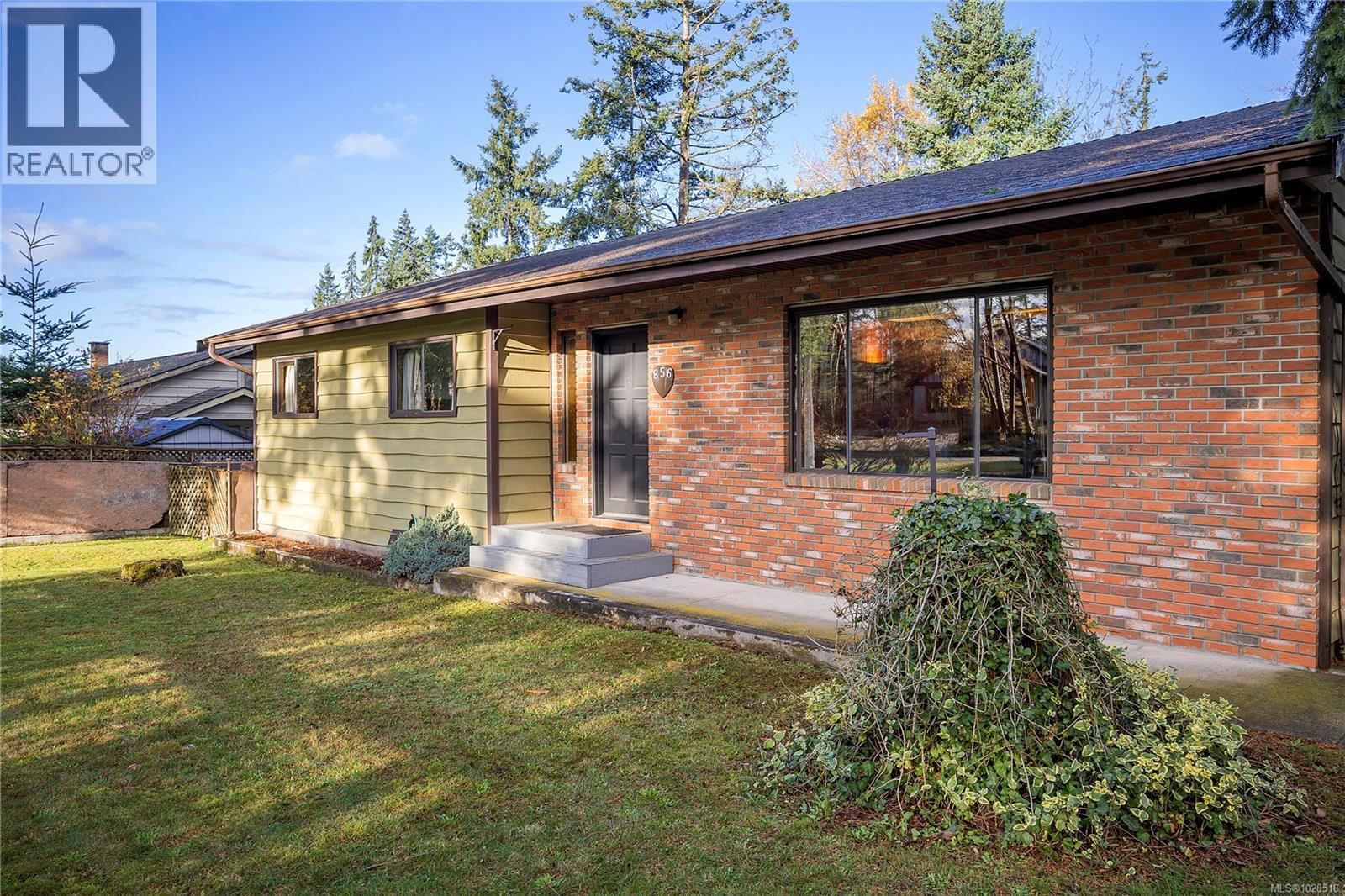 856 Reid Rd, Parksville