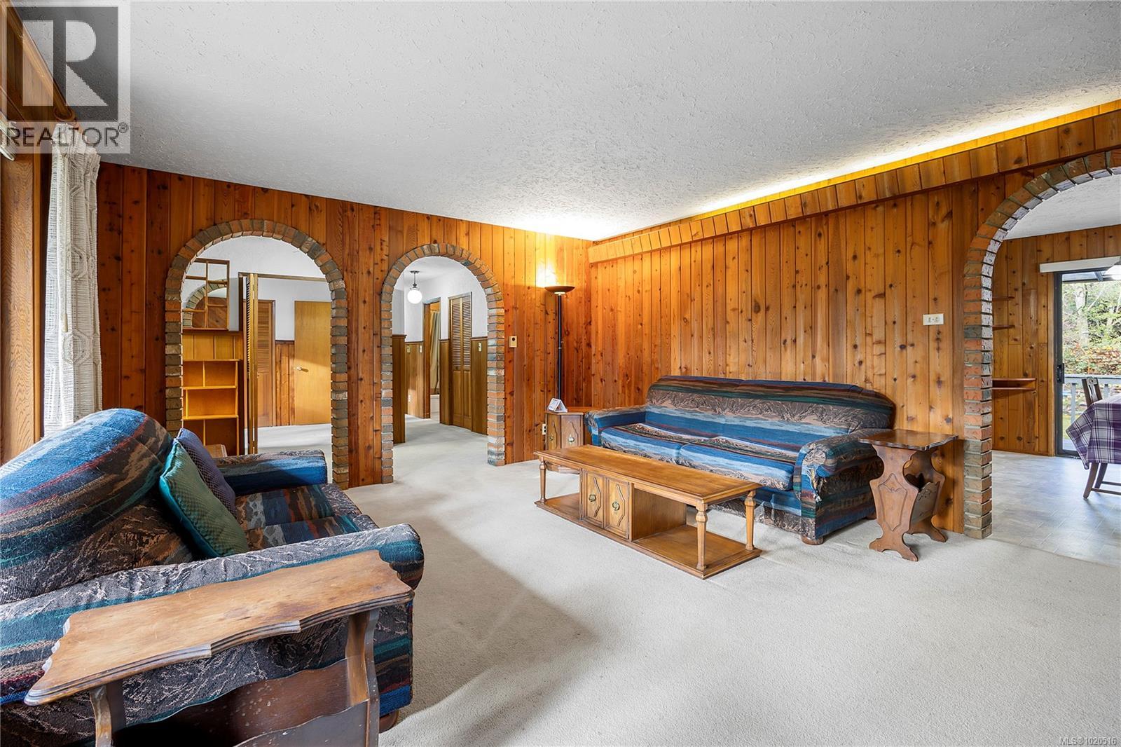 856 Reid Rd, Parksville