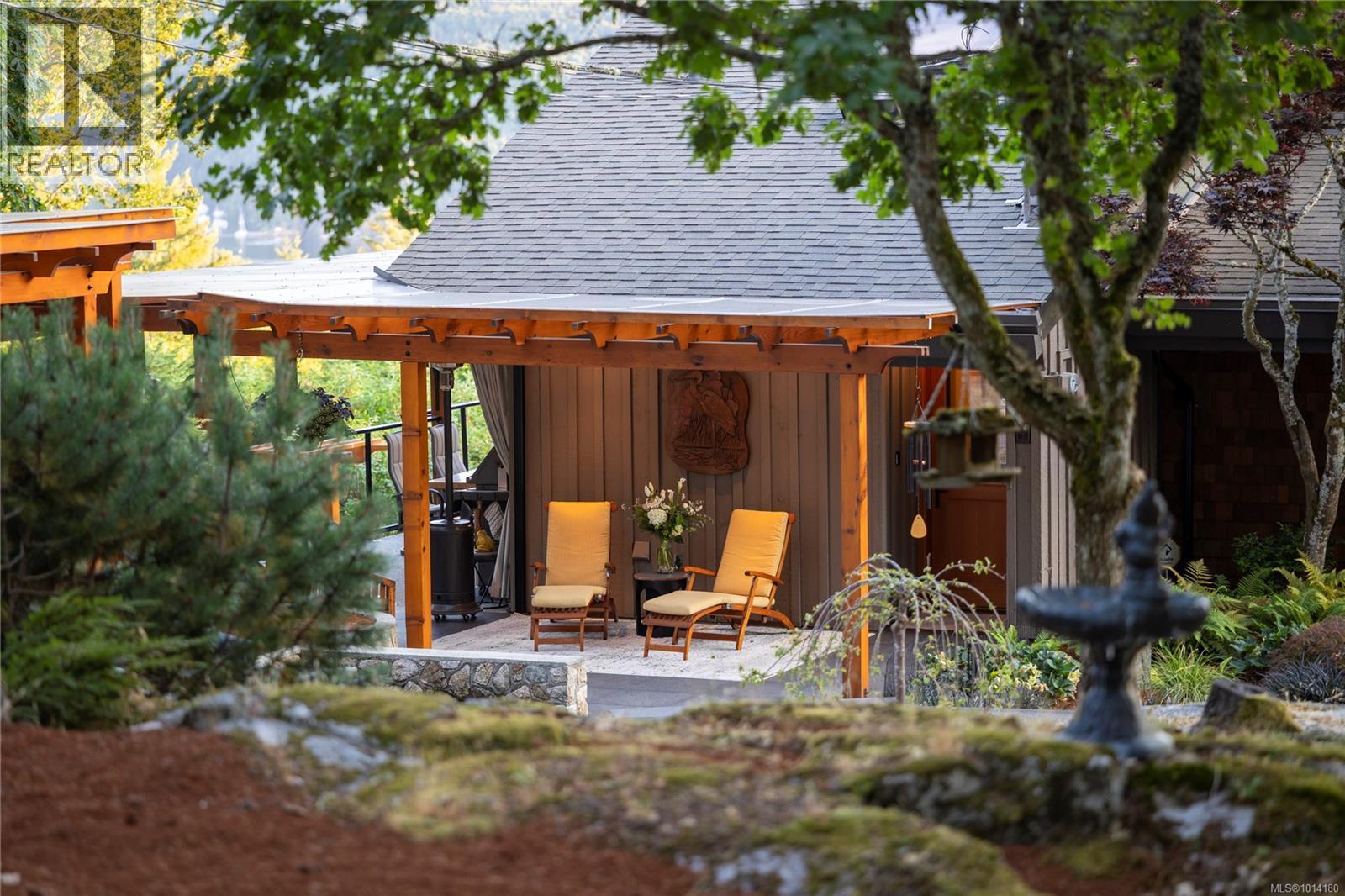 8100 Woodwyn Terr, Central Saanich