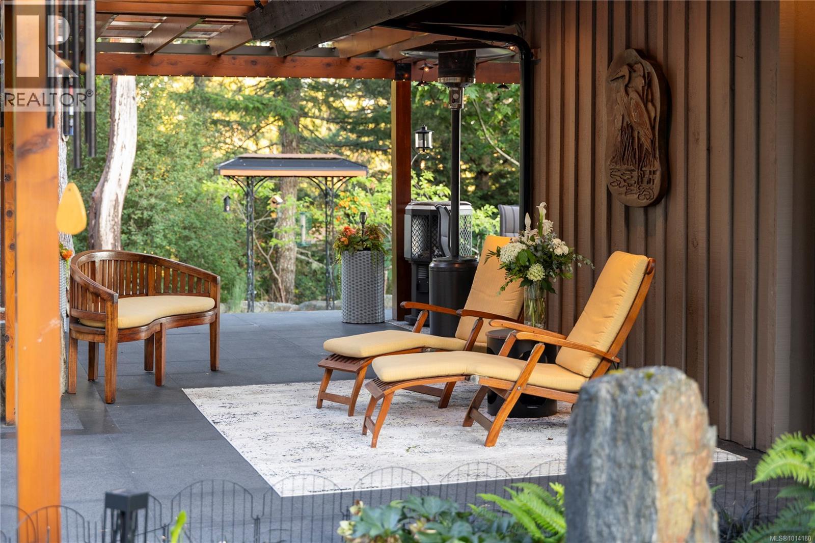 8100 Woodwyn Terr, Central Saanich