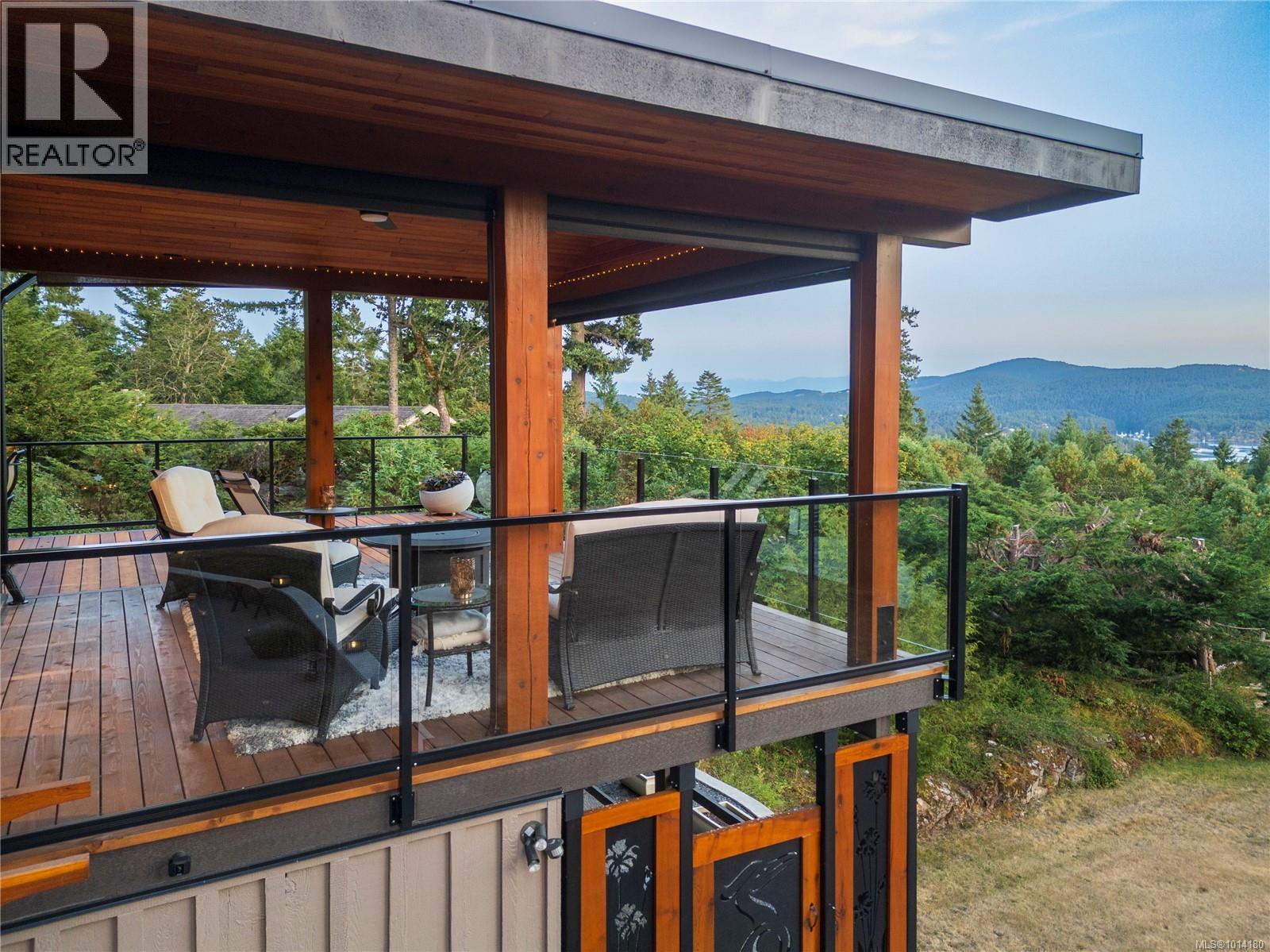 8100 Woodwyn Terr, Central Saanich