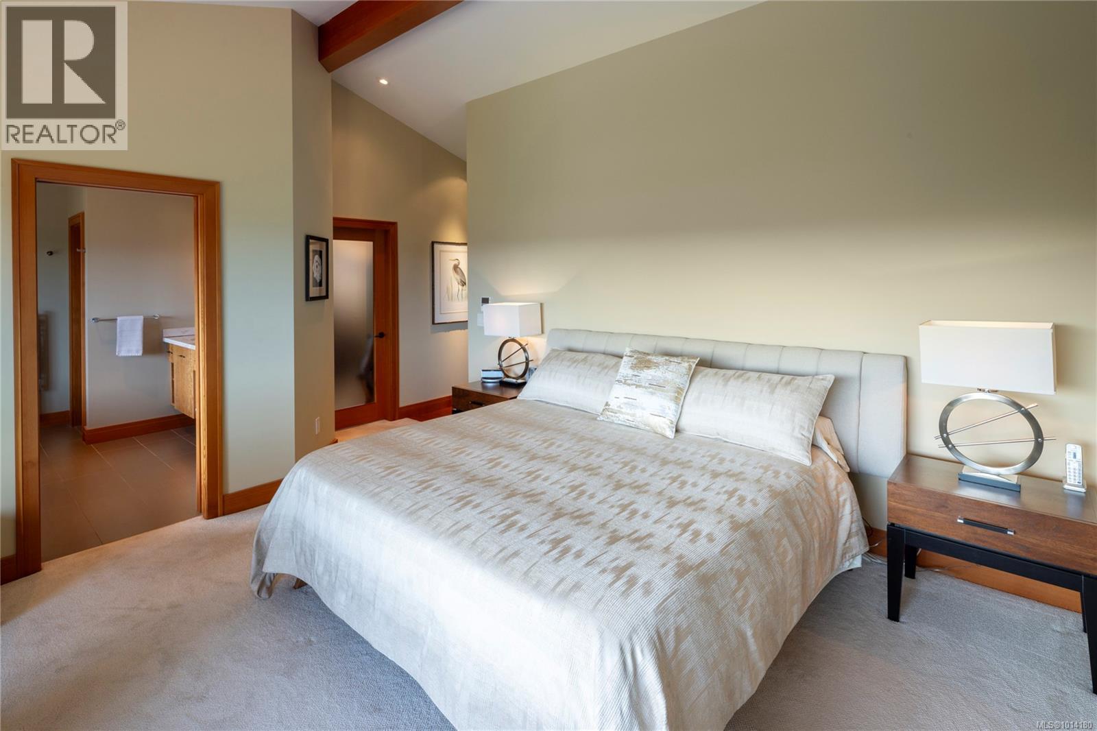 8100 Woodwyn Terr, Central Saanich