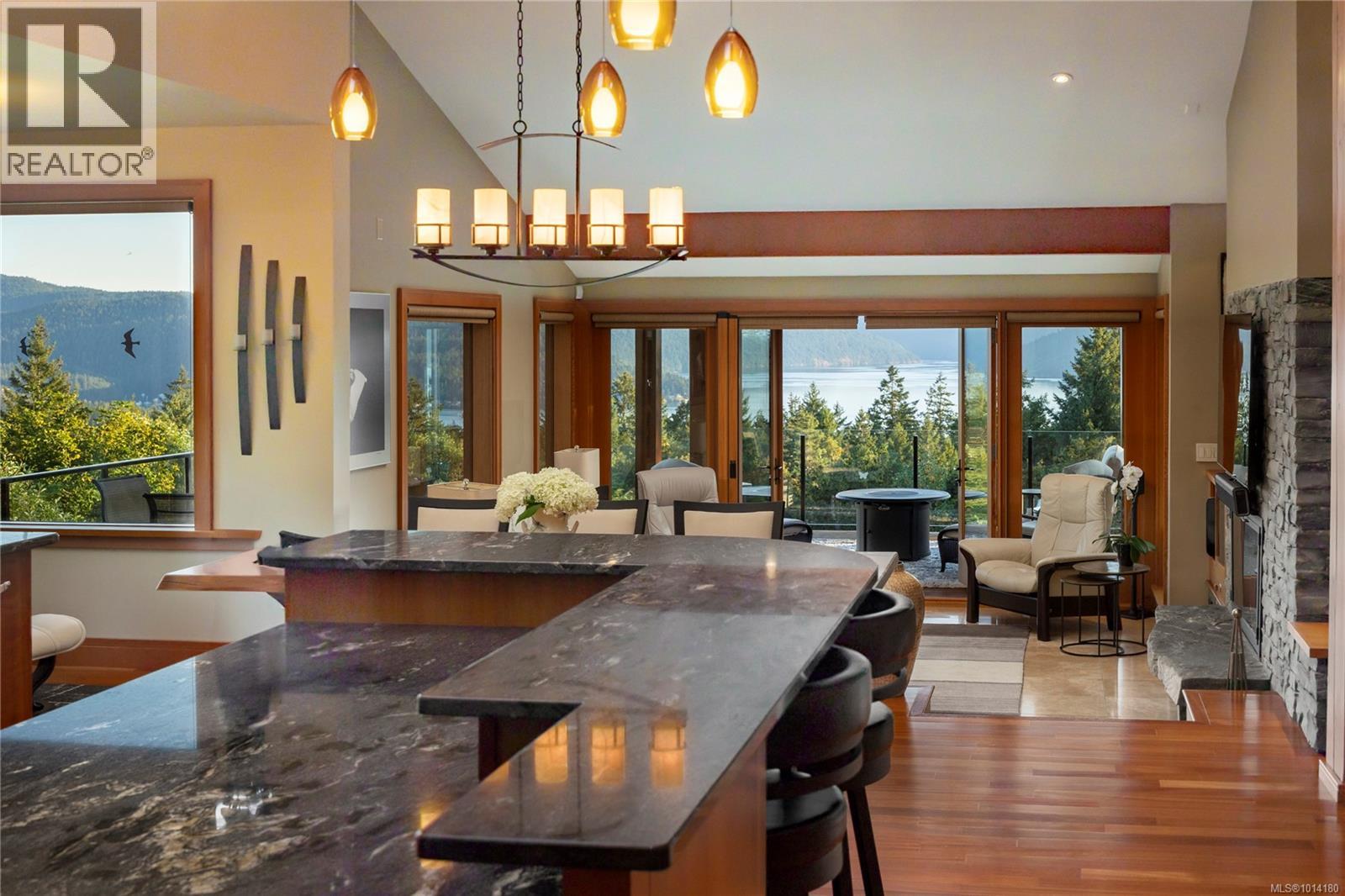 8100 Woodwyn Terr, Central Saanich