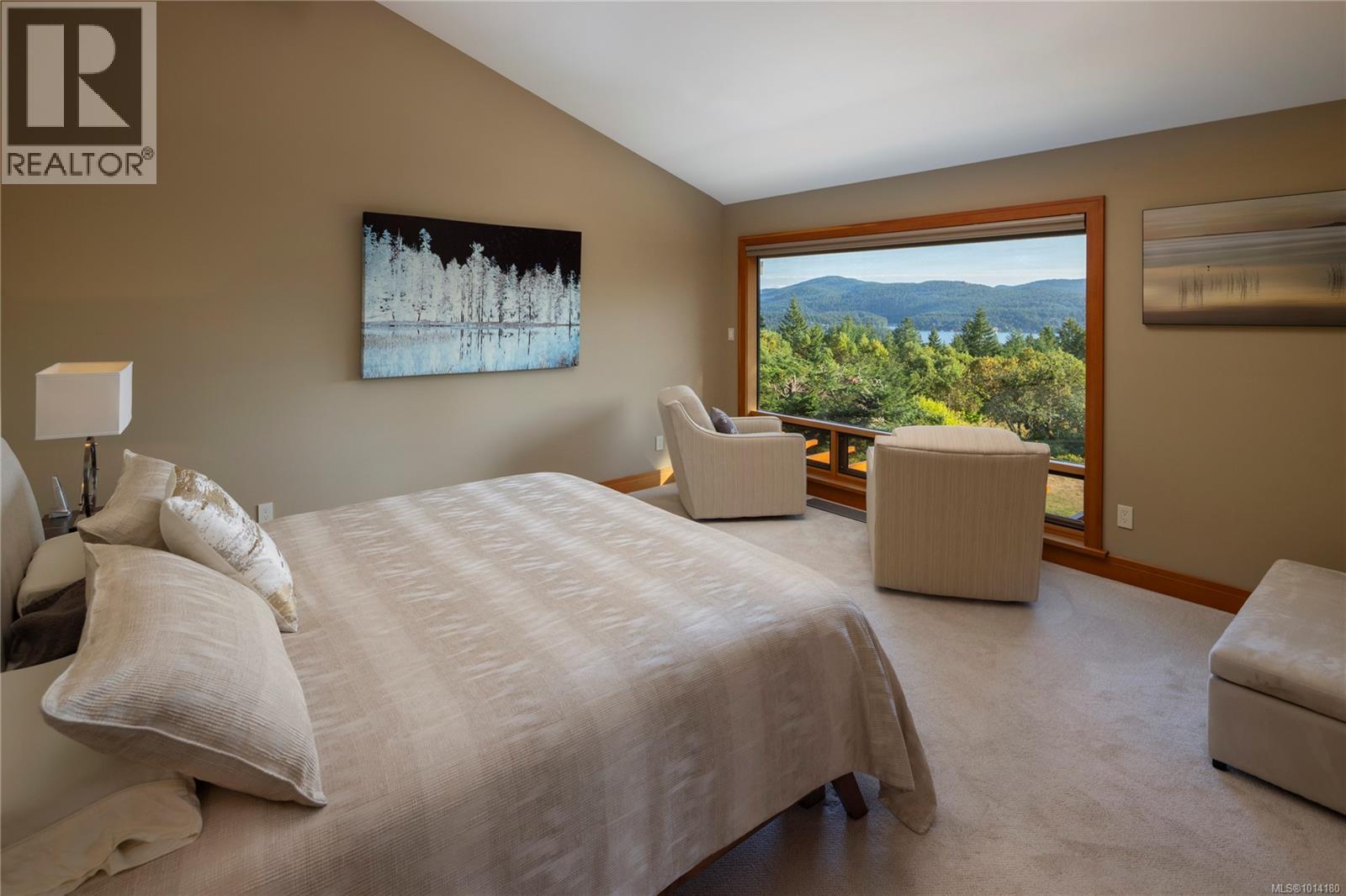 8100 Woodwyn Terr, Central Saanich