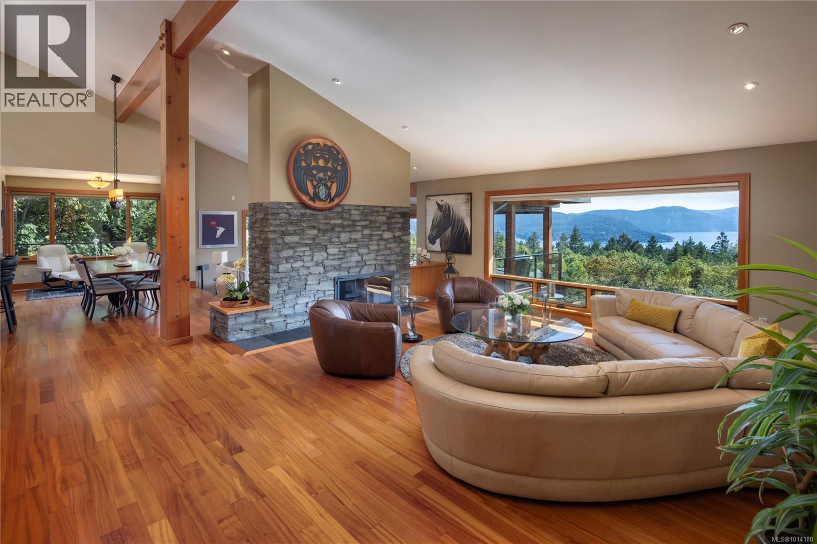 8100 Woodwyn Terr, Central Saanich