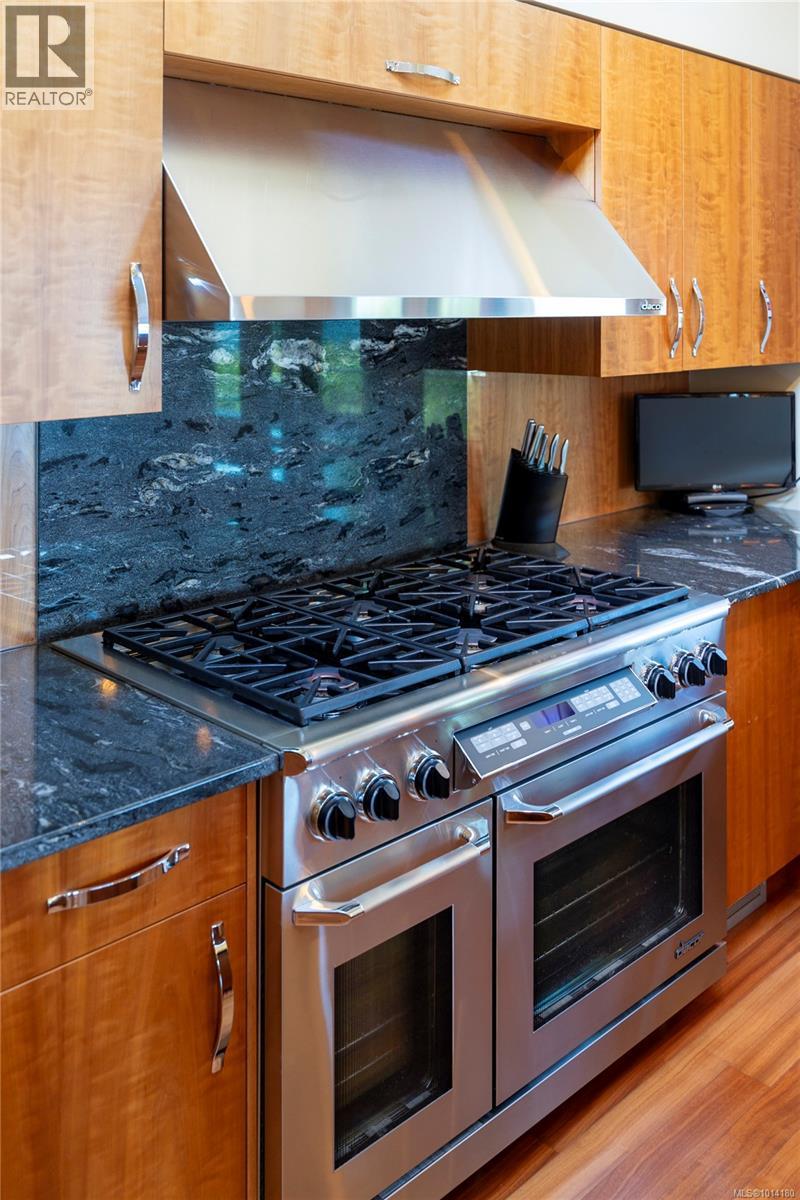 8100 Woodwyn Terr, Central Saanich