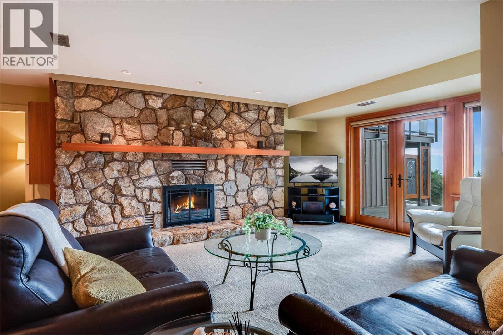 8100 Woodwyn Terr, Central Saanich