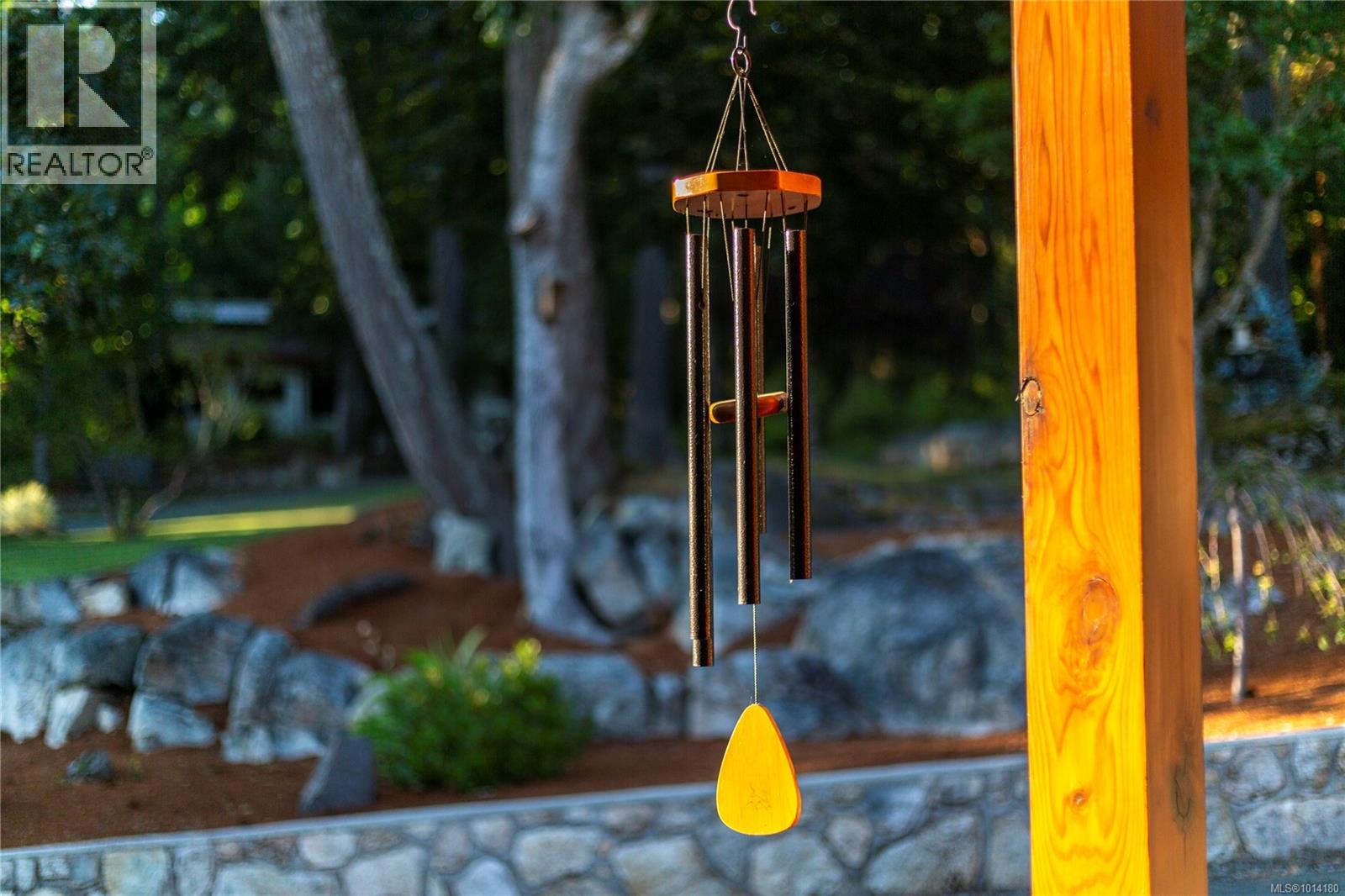 8100 Woodwyn Terr, Central Saanich