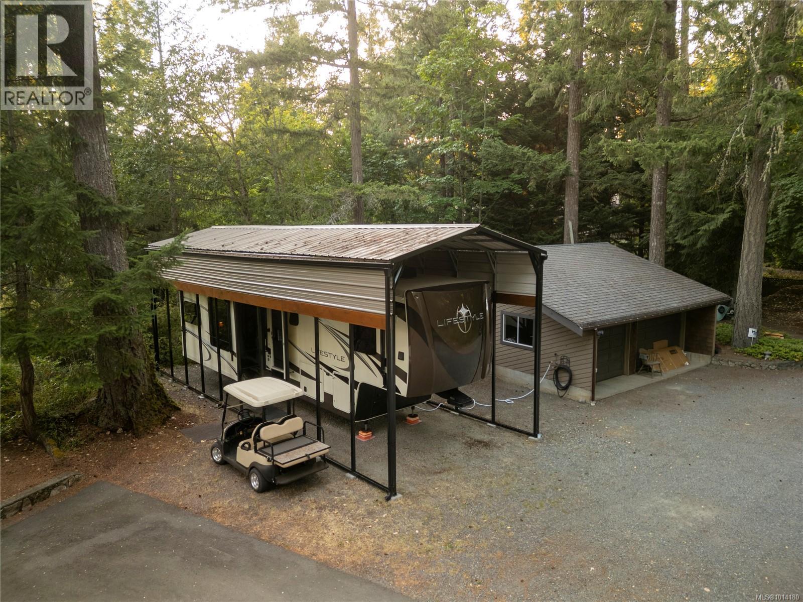 8100 Woodwyn Terr, Central Saanich