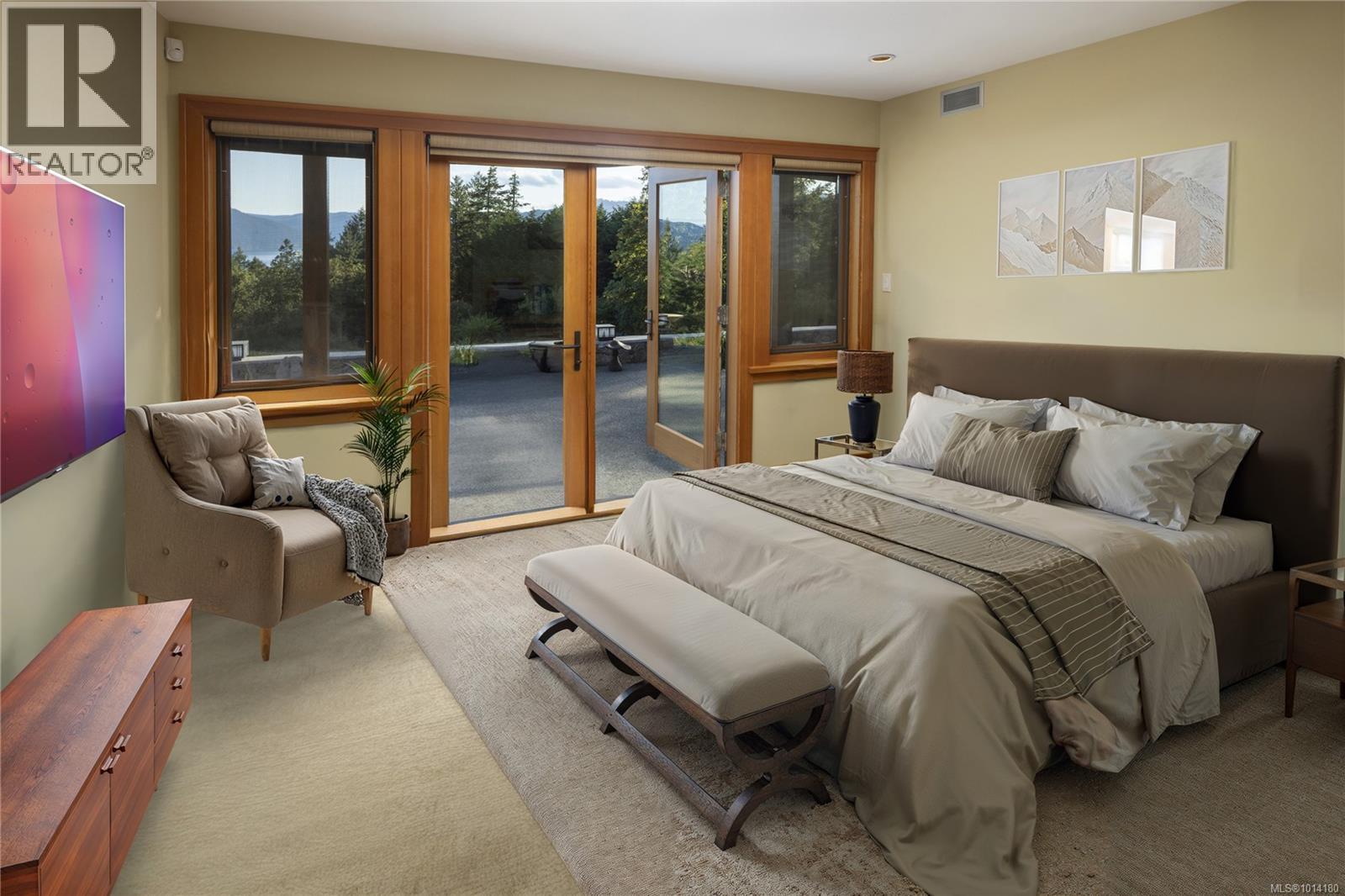 8100 Woodwyn Terr, Central Saanich