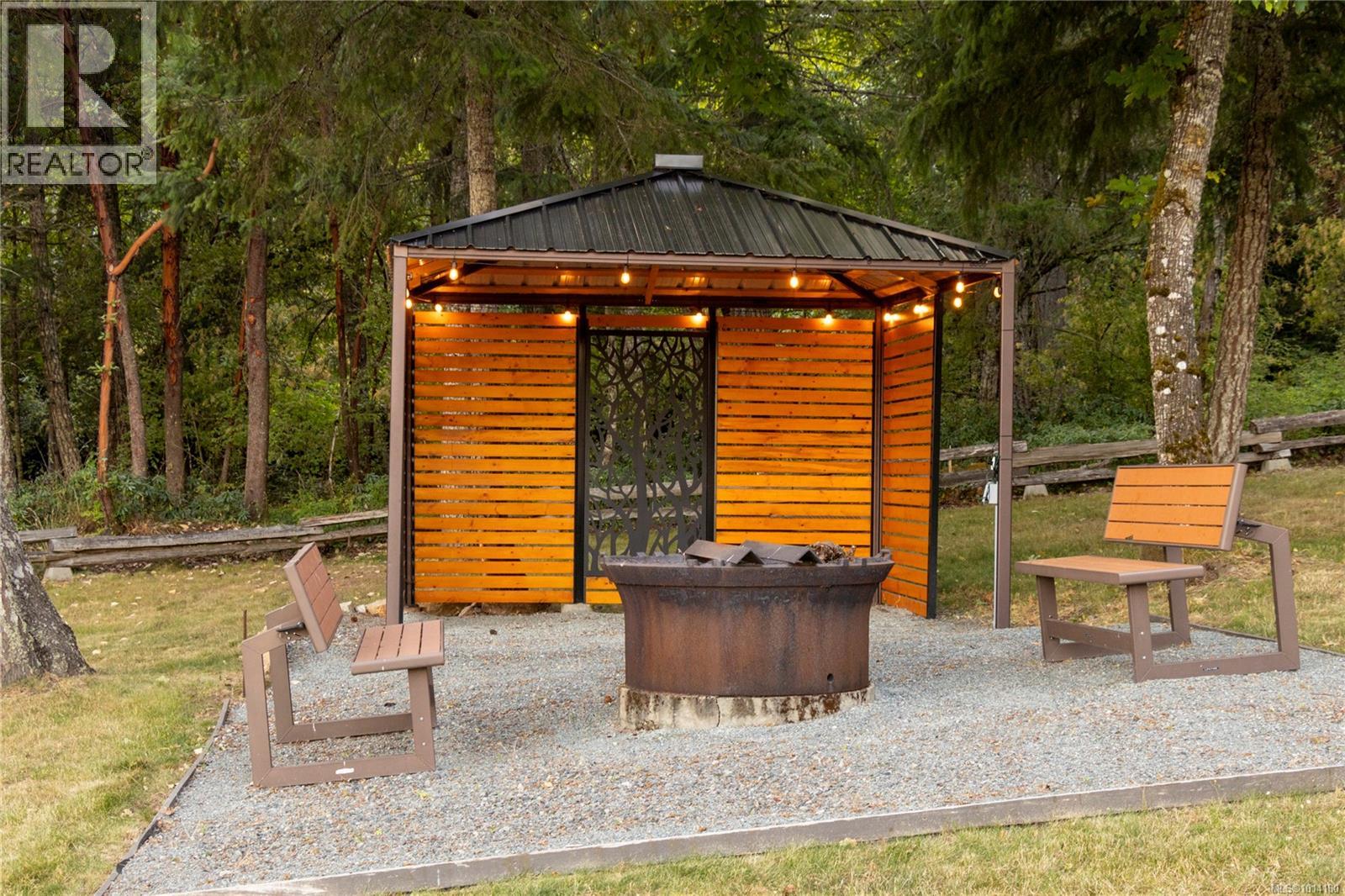 8100 Woodwyn Terr, Central Saanich