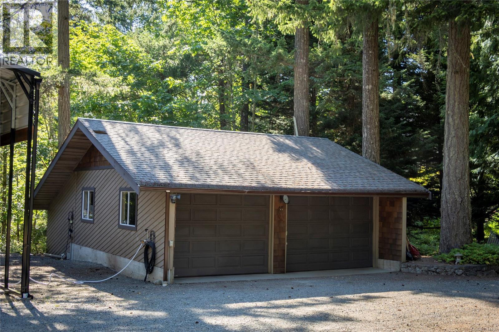 8100 Woodwyn Terr, Central Saanich