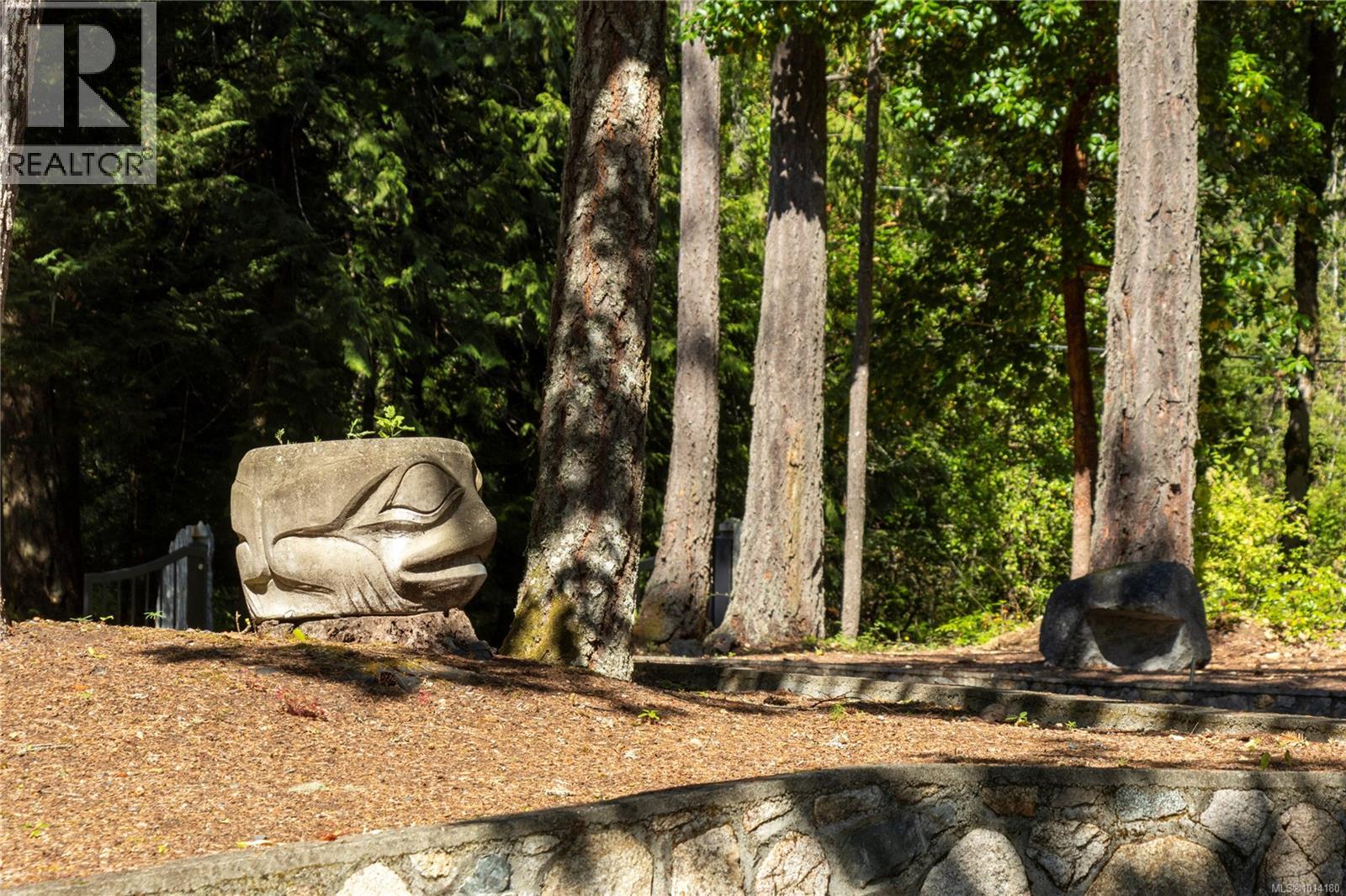 8100 Woodwyn Terr, Central Saanich