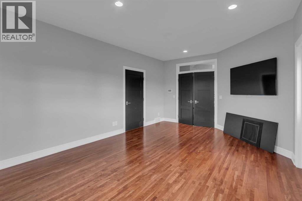 Single Family House for Sale in  Scimitar View NW Scenic Acres Calgary 