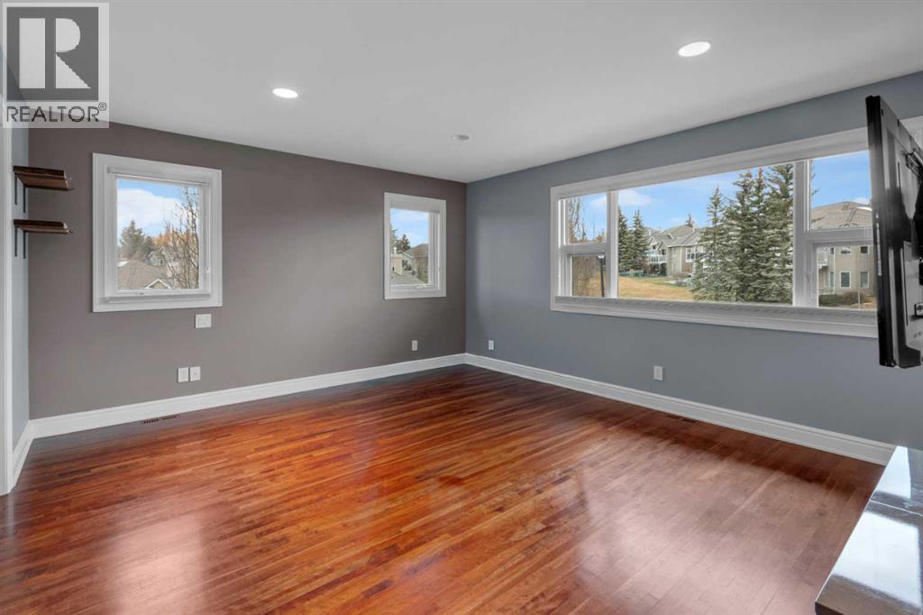 Single Family House for Sale in  Scimitar View NW Scenic Acres Calgary 