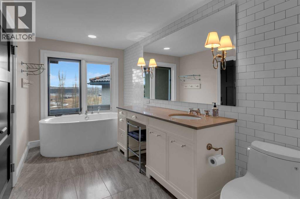 Single Family House for Sale in  Scimitar View NW Scenic Acres Calgary 