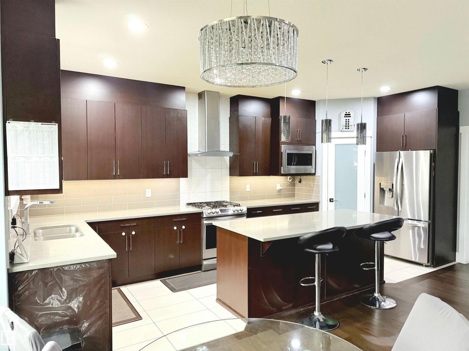 1357 WATT DR SW, Edmonton