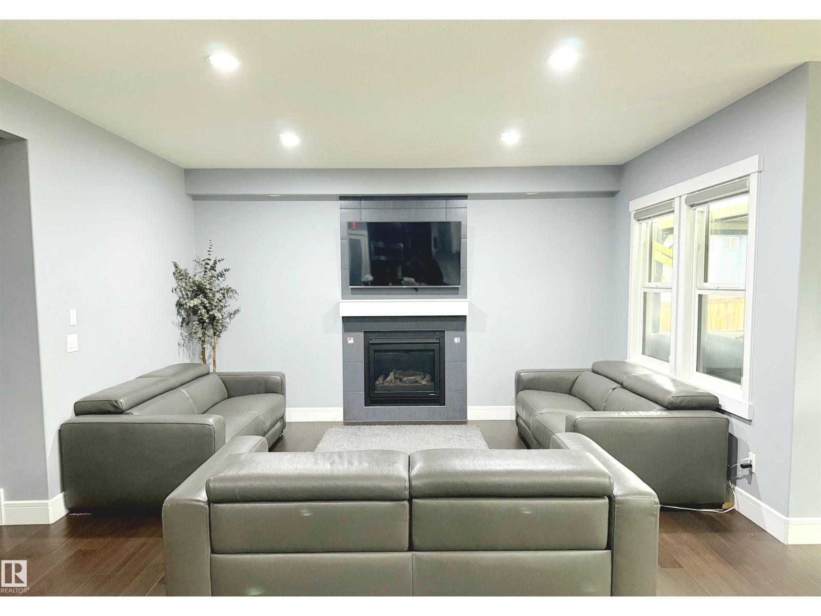 1357 WATT DR SW, Edmonton