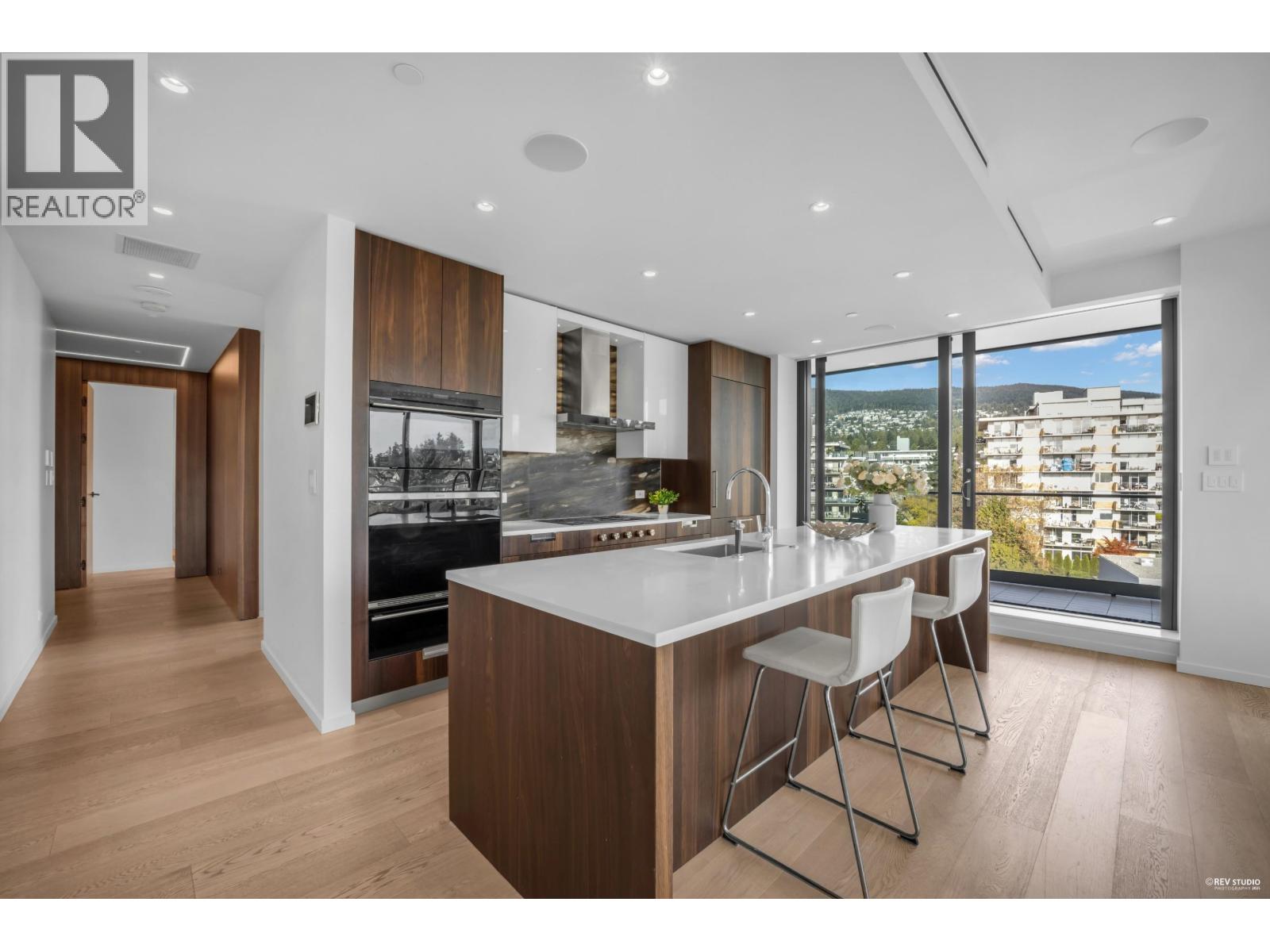 601 1355 BELLEVUE AVENUE, West Vancouver
