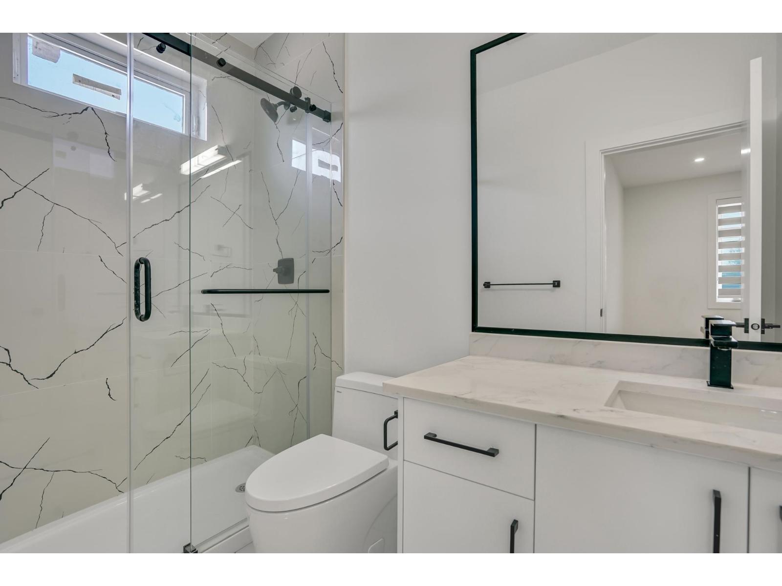 15919 RUSSELL AVENUE, White Rock