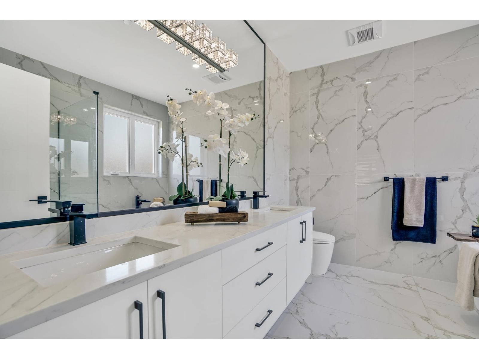 15919 RUSSELL AVENUE, White Rock