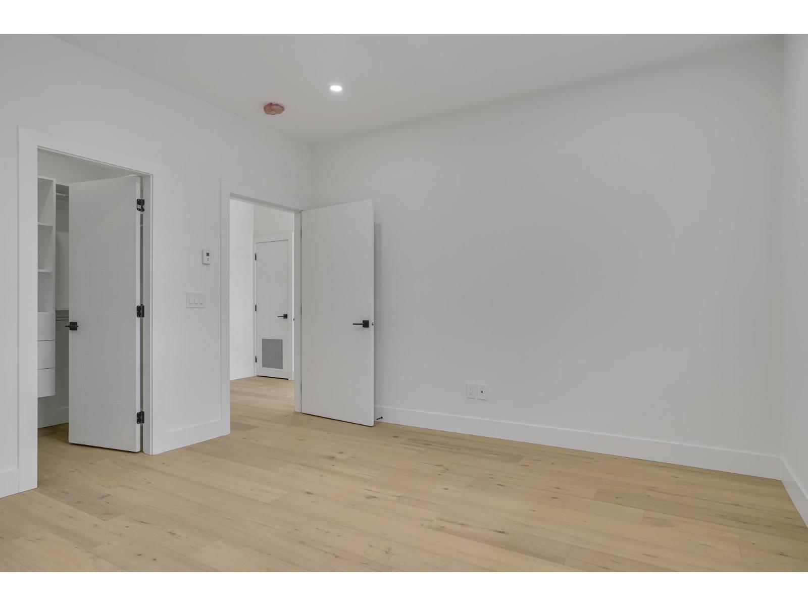 15919 RUSSELL AVENUE, White Rock