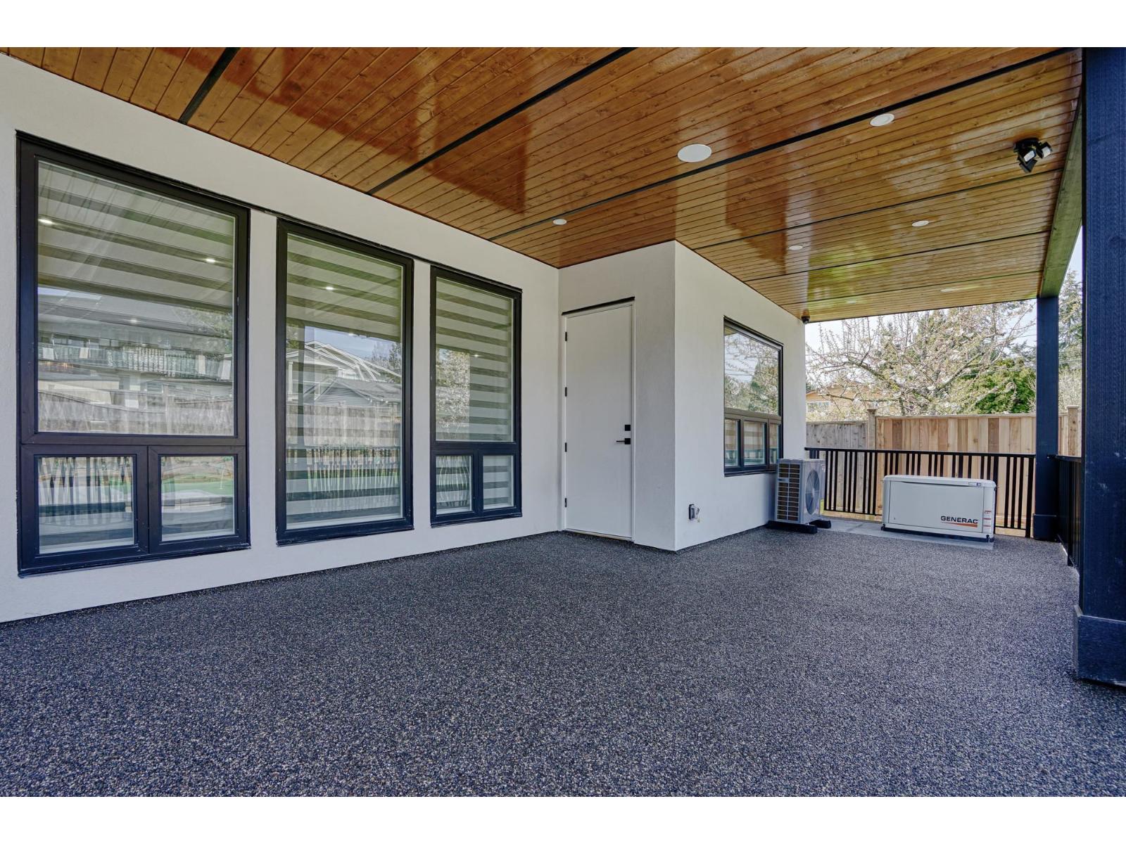 15919 RUSSELL AVENUE, White Rock