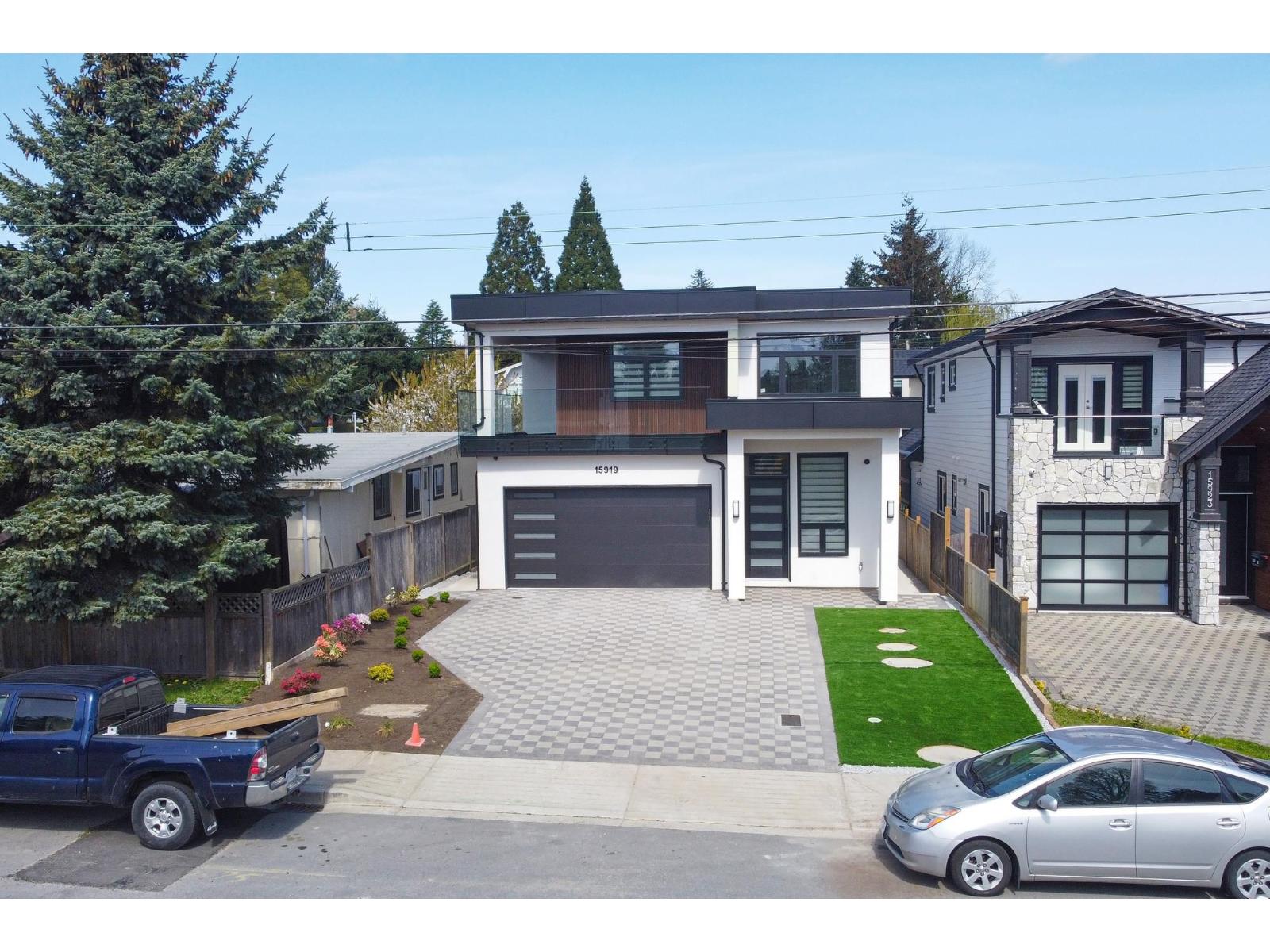15919 RUSSELL AVENUE, White Rock