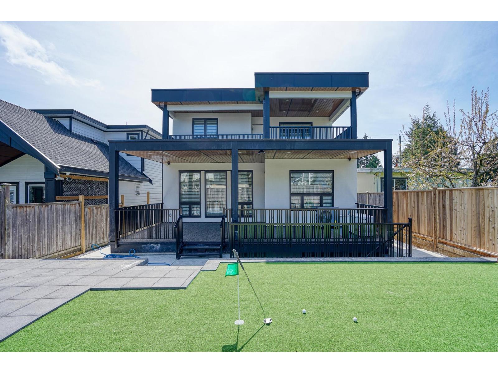 15919 RUSSELL AVENUE, White Rock