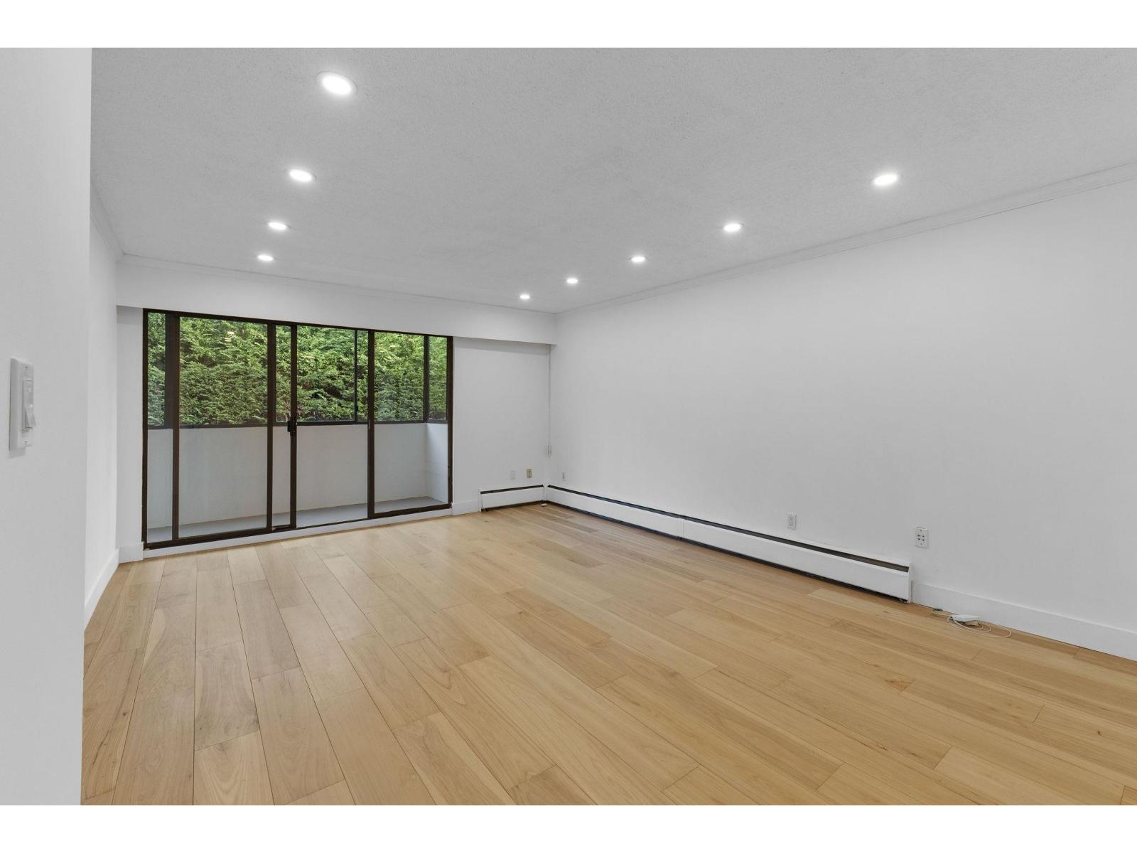 304 1360 MARTIN STREET, White Rock