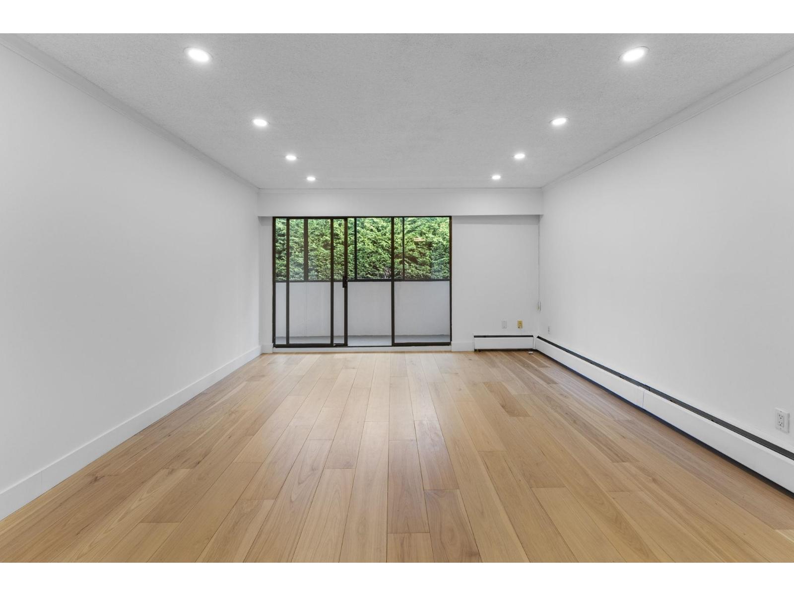 304 1360 MARTIN STREET, White Rock