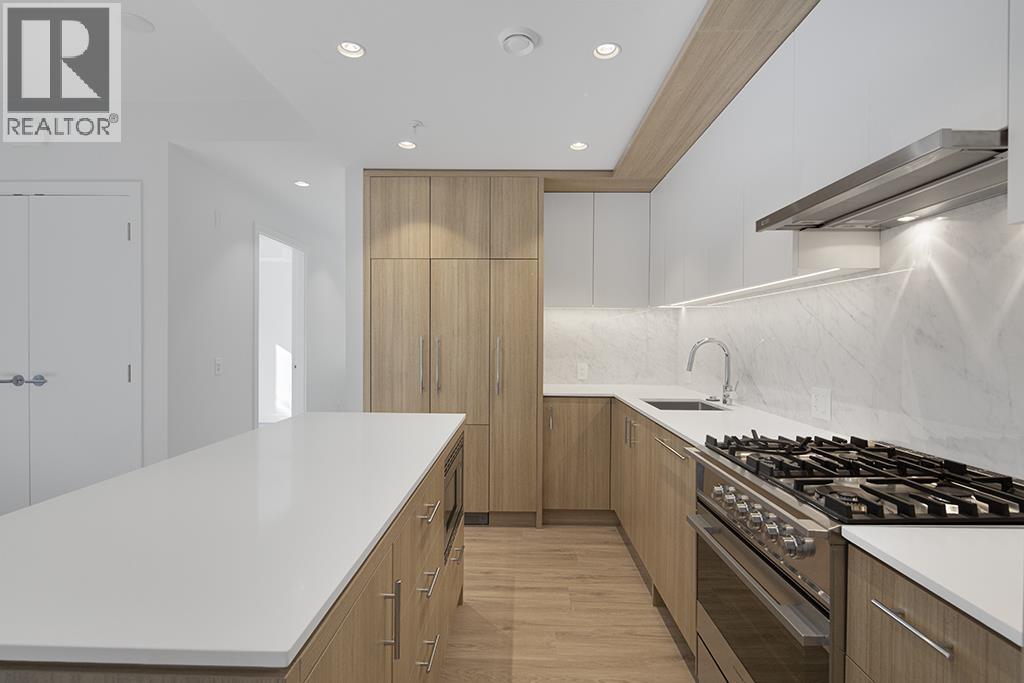 208 6085 IRMIN STREET, Burnaby