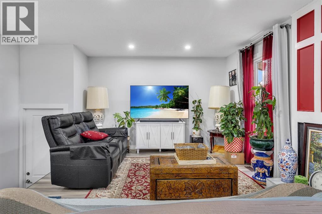 Single Family House Bi-level for Sale in  Bermuda Road NW Beddington Heights Calgary 