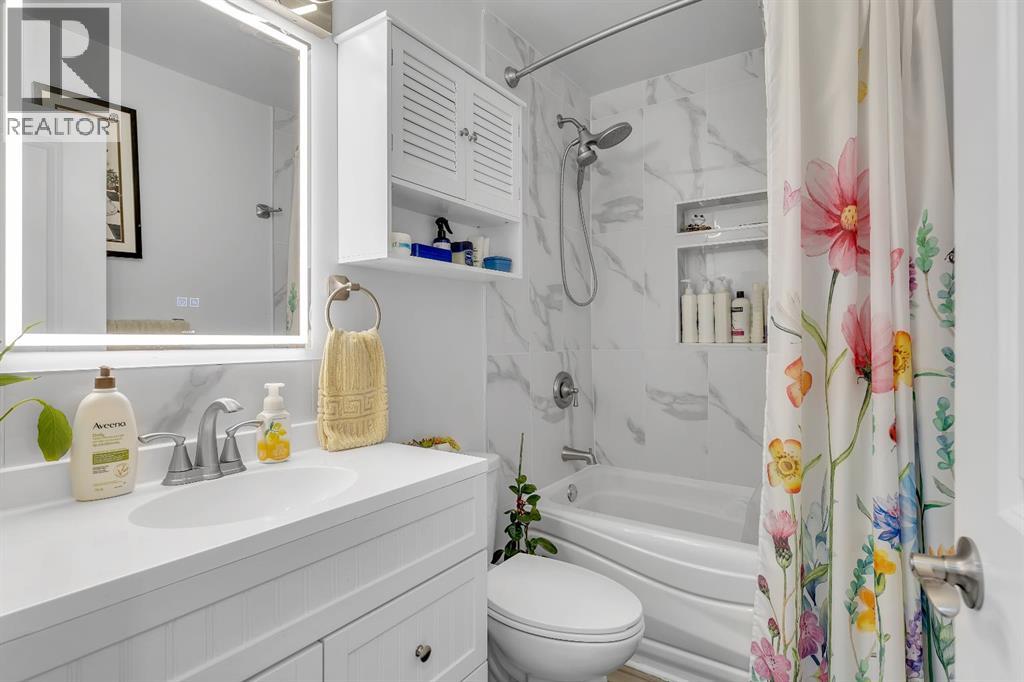 Single Family House Bi-level for Sale in  Bermuda Road NW Beddington Heights Calgary 