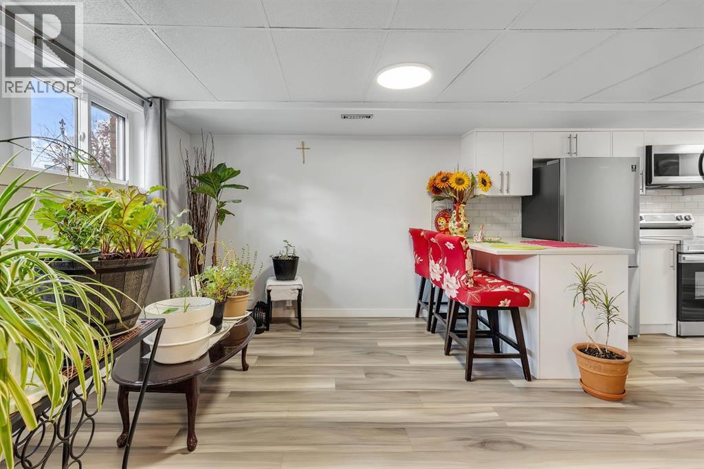 Single Family House Bi-level for Sale in  Bermuda Road NW Beddington Heights Calgary 