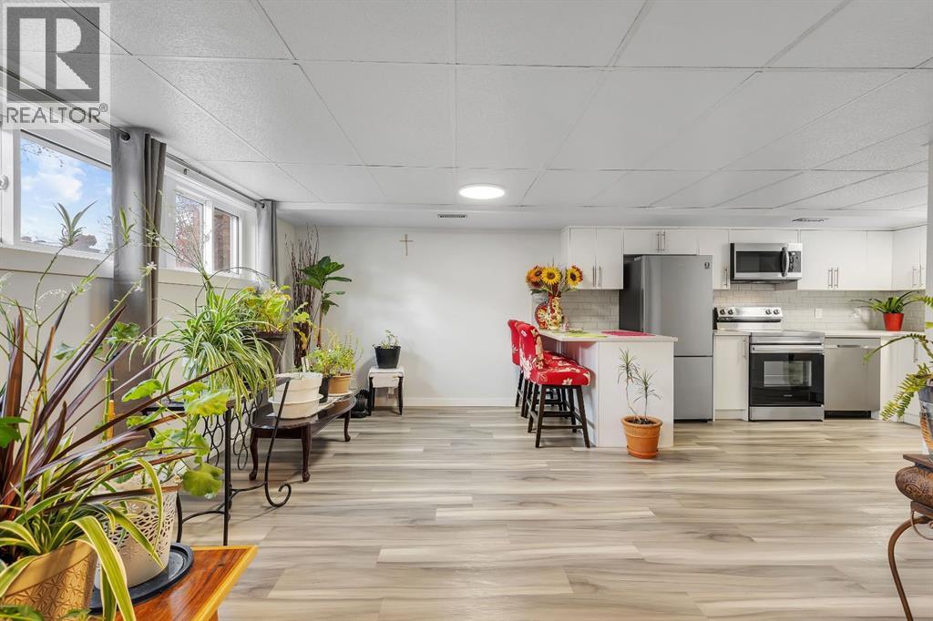 Single Family House Bi-level for Sale in  Bermuda Road NW Beddington Heights Calgary 