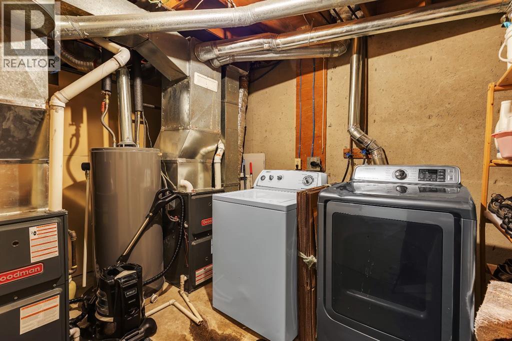 Single Family House Bi-level for Sale in  Bermuda Road NW Beddington Heights Calgary 