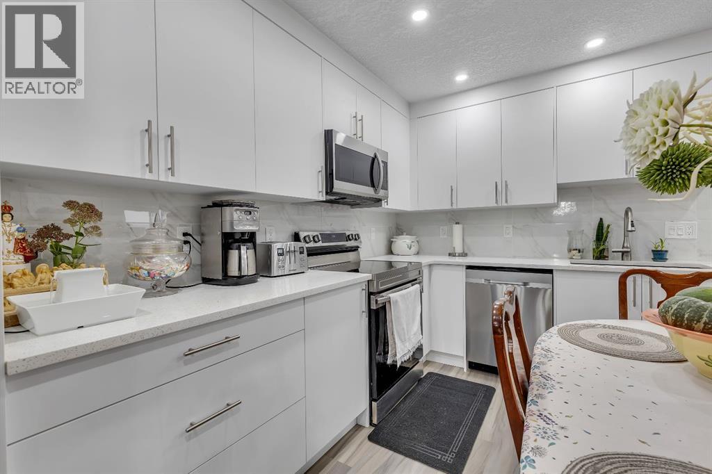 Single Family House Bi-level for Sale in  Bermuda Road NW Beddington Heights Calgary 