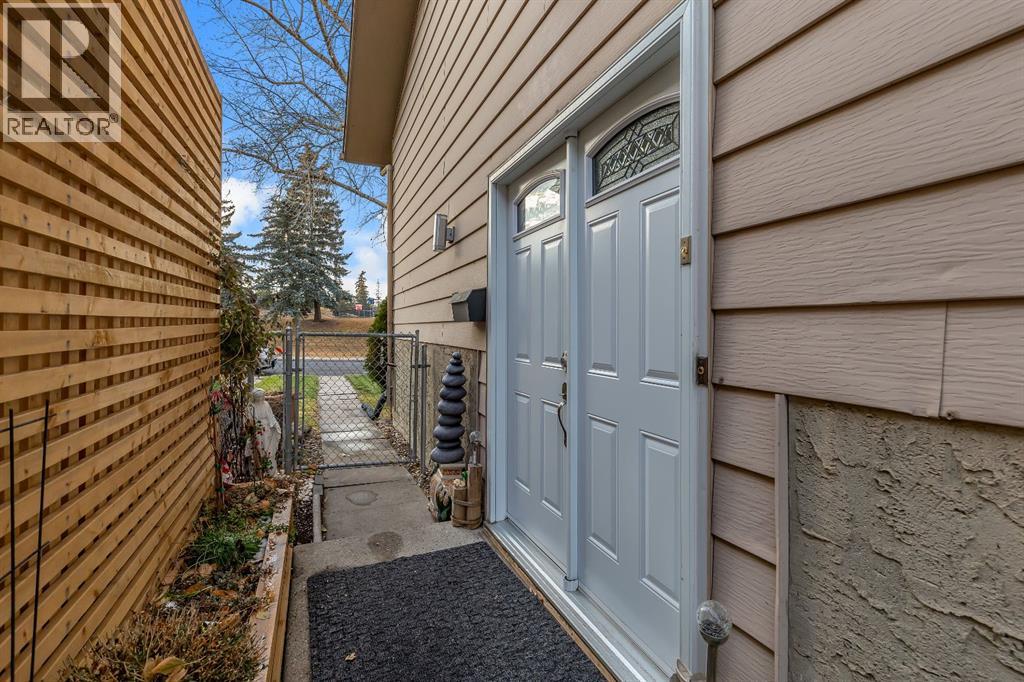 Single Family House Bi-level for Sale in  Bermuda Road NW Beddington Heights Calgary 