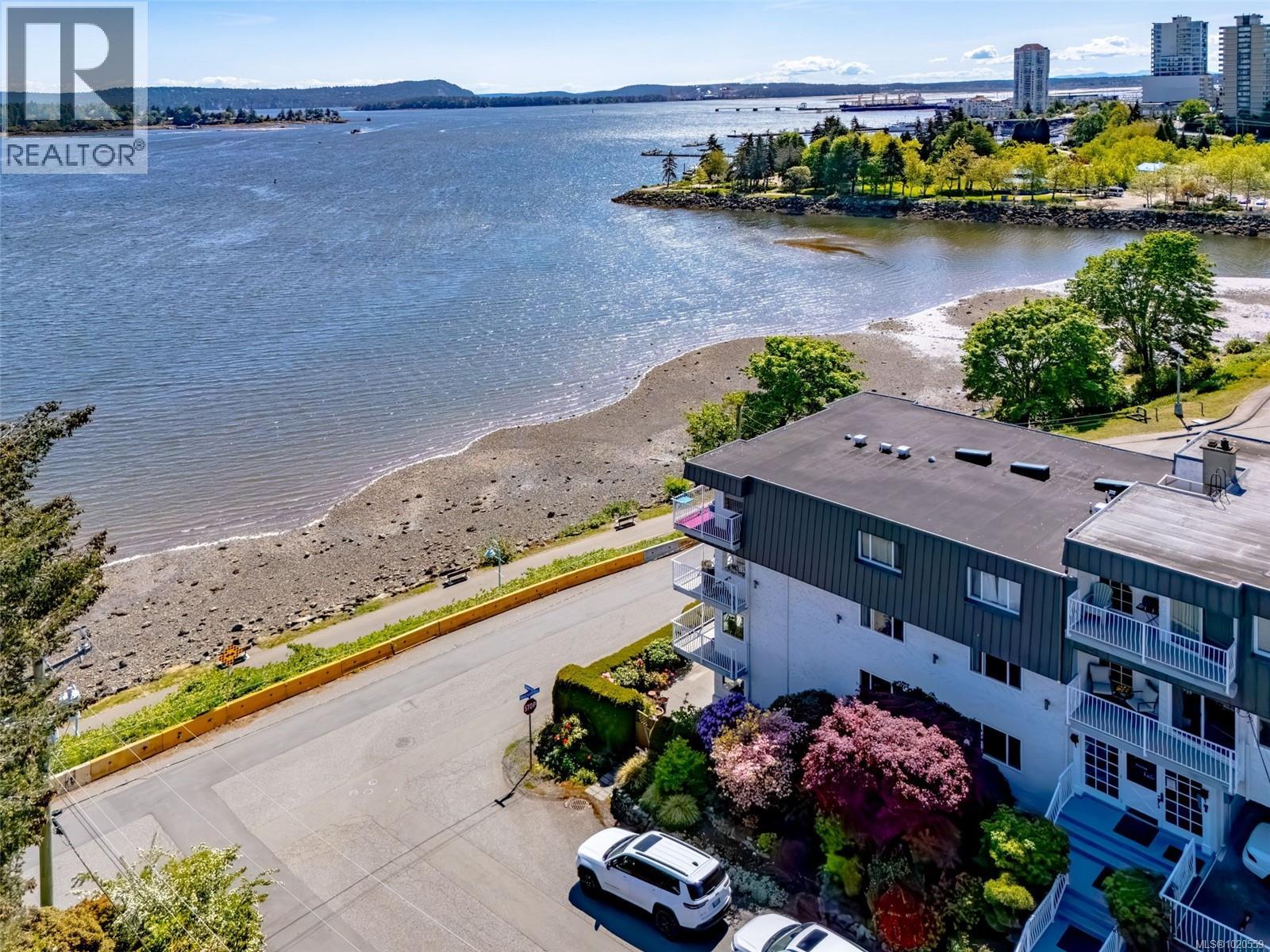 402 55 Dawes St, Nanaimo