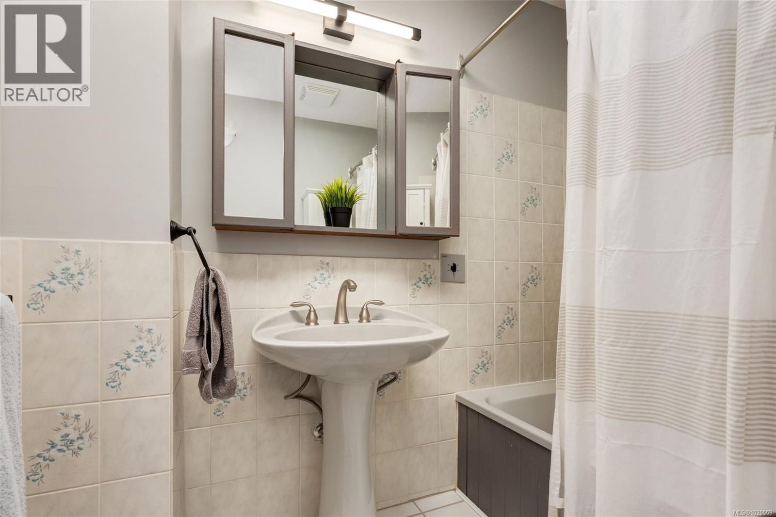 402 55 Dawes St, Nanaimo